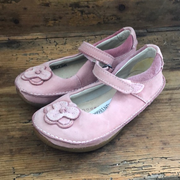 clarks girls shoes size 7